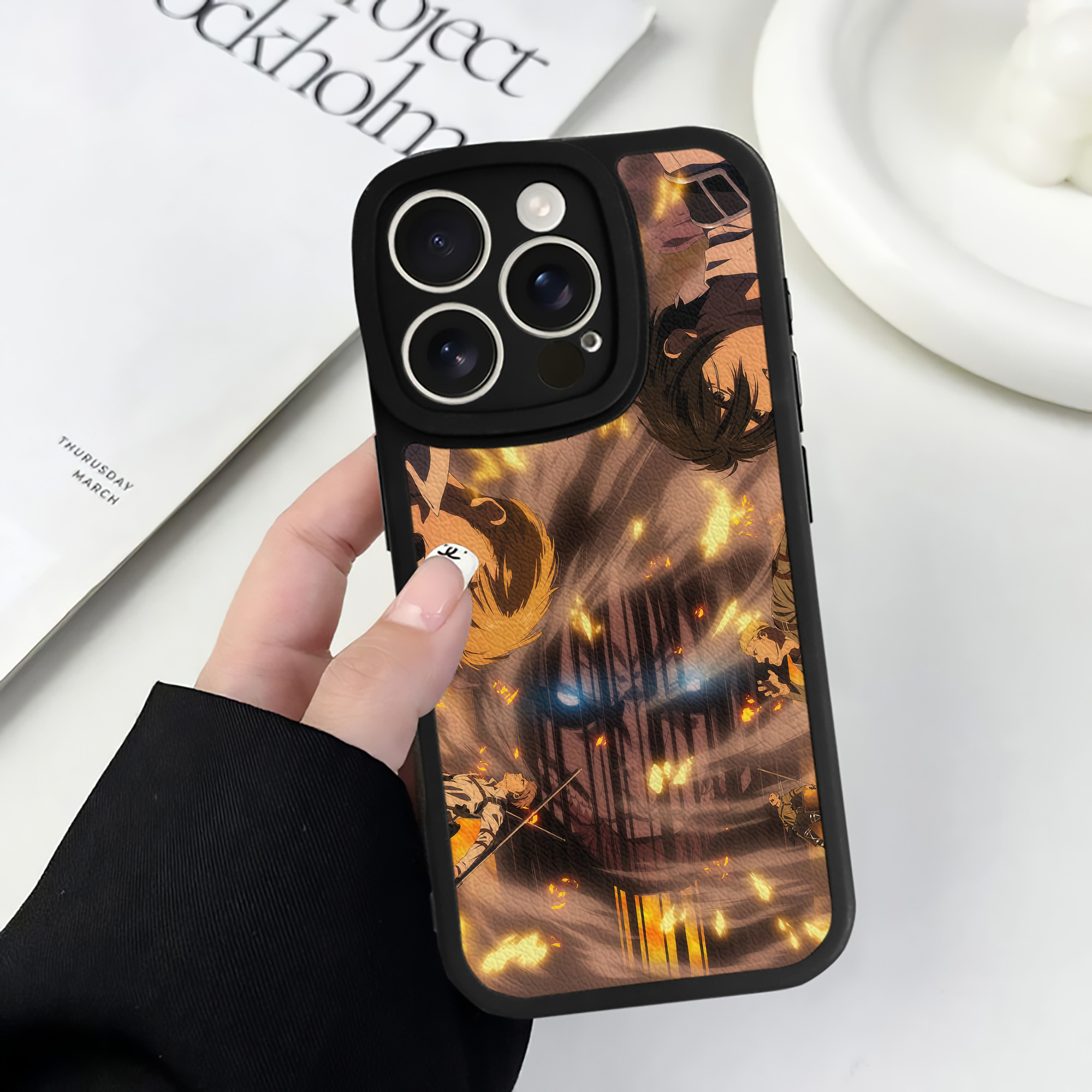 （画像用） 進撃の巨人 Attack on Titan 【iPhone 16シリーズ対応】シリコンスマホケース（レザー調） 材質：シリコン